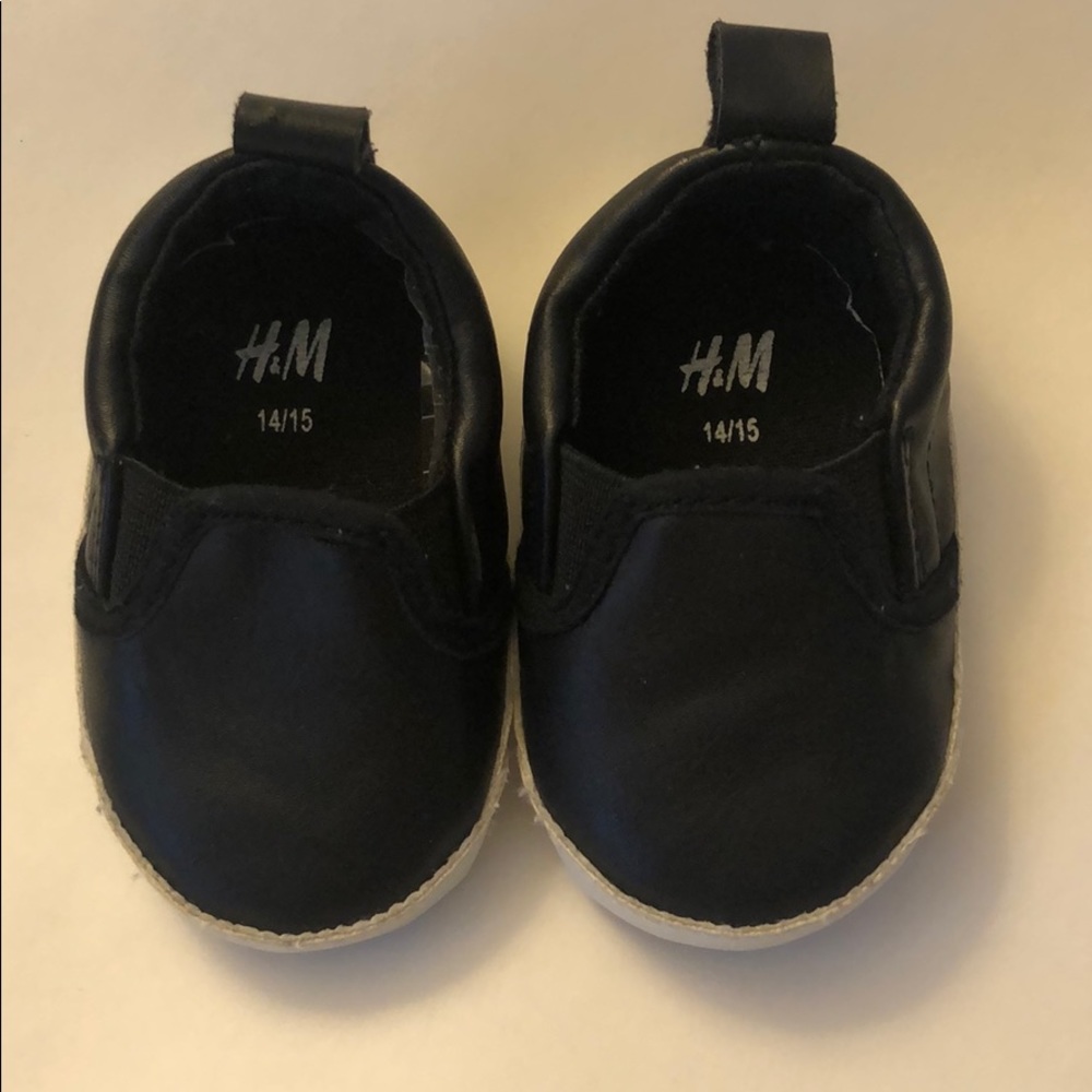 💙 H&M Black Slip-on Sneakers